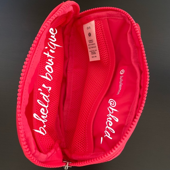 lululemon Everywhere Belt Bag in Lip Gloss Hot Pink One Size 1L Brand New NWT - Picture 13 of 16